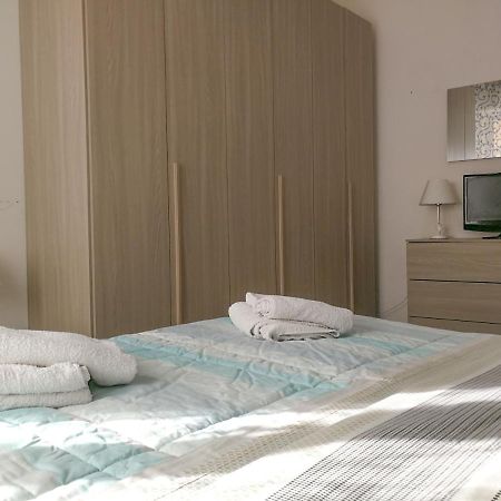נאפולי Metro Guest House מראה חיצוני תמונה