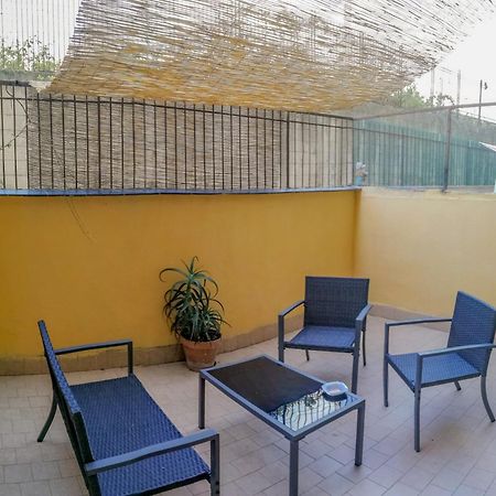 נאפולי Metro Guest House מראה חיצוני תמונה