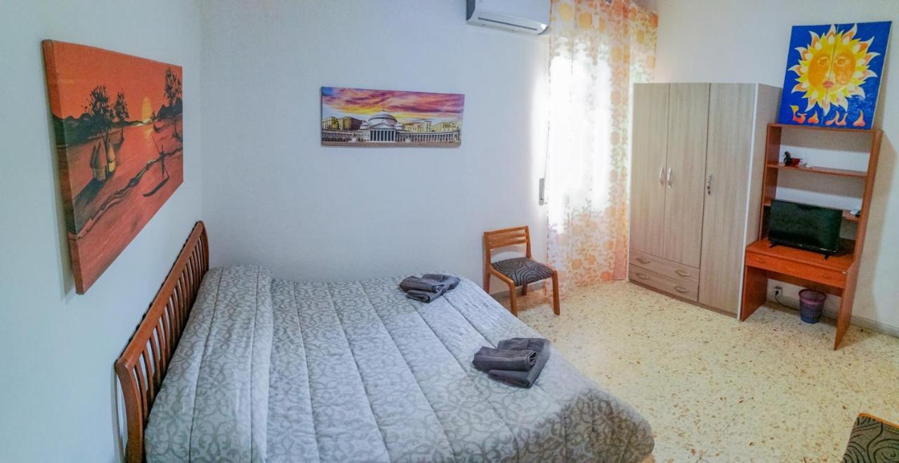 נאפולי Metro Guest House מראה חיצוני תמונה