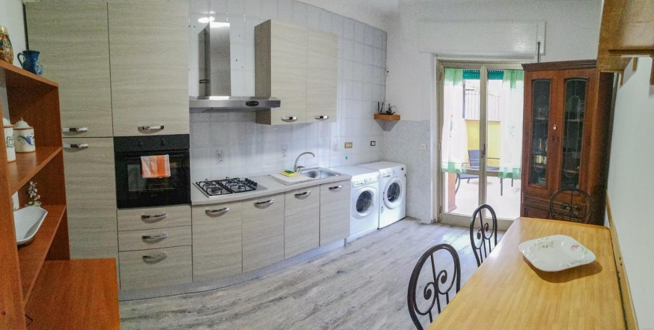 נאפולי Metro Guest House מראה חיצוני תמונה
