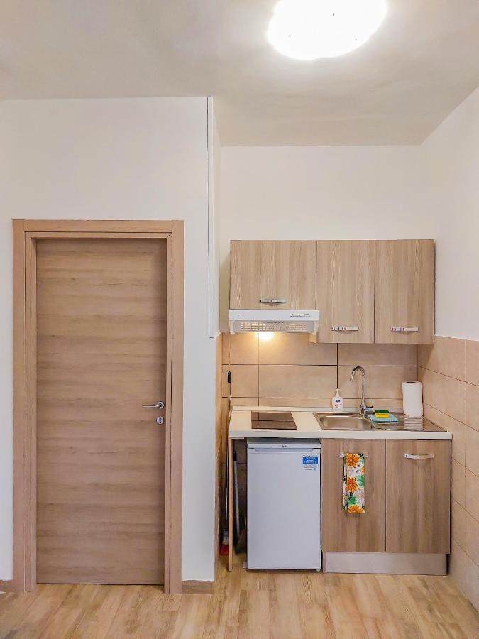 נאפולי Metro Guest House מראה חיצוני תמונה