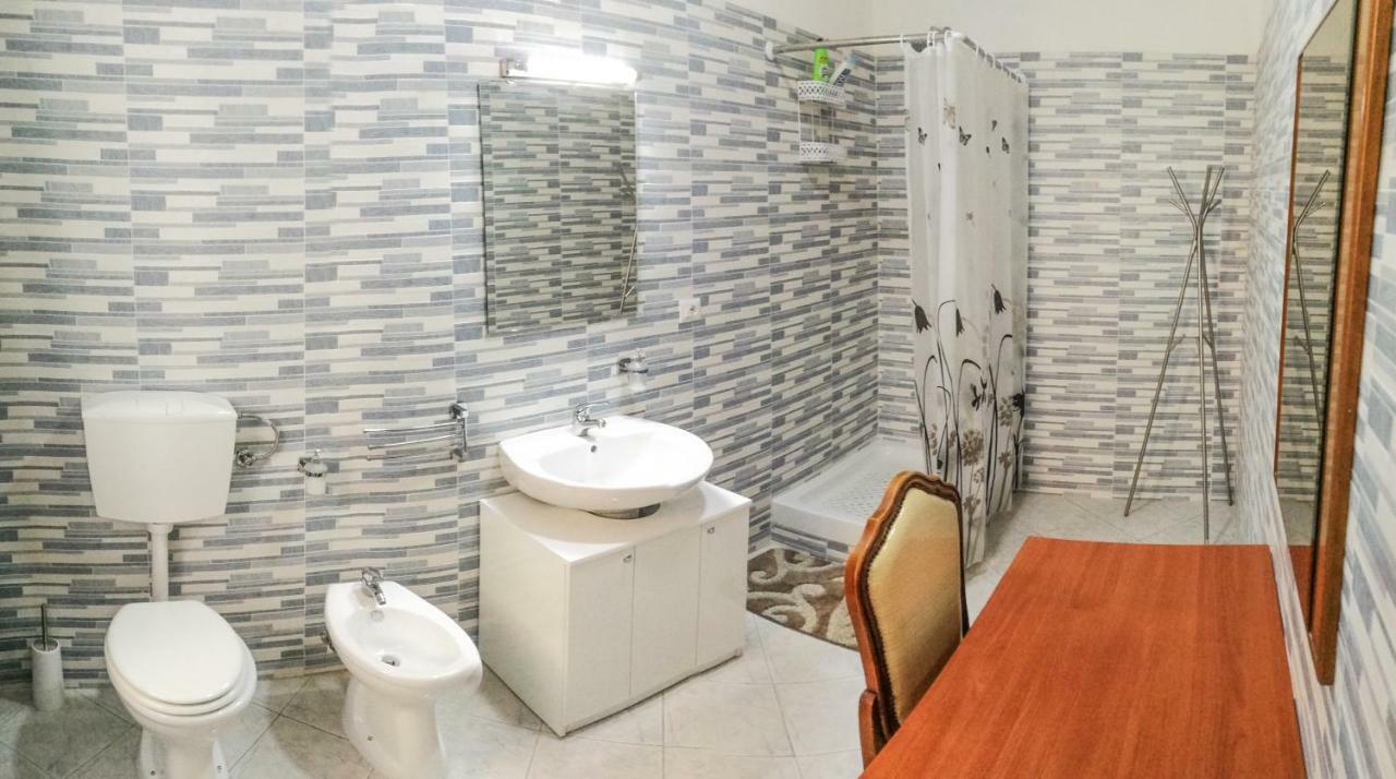 נאפולי Metro Guest House מראה חיצוני תמונה